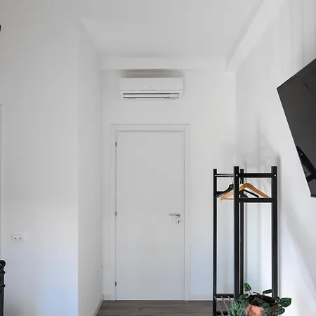 Homestay Casa Enea-camera Matrimoniale Con Bagno Privato-appartamento Condiviso Con Host *