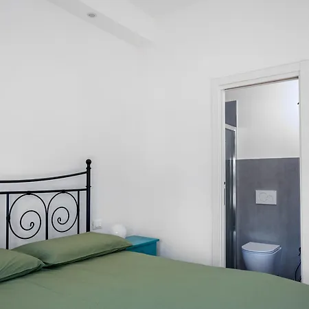 Casa Enea-camera Matrimoniale Con Bagno Privato-appartamento Condiviso Con Host