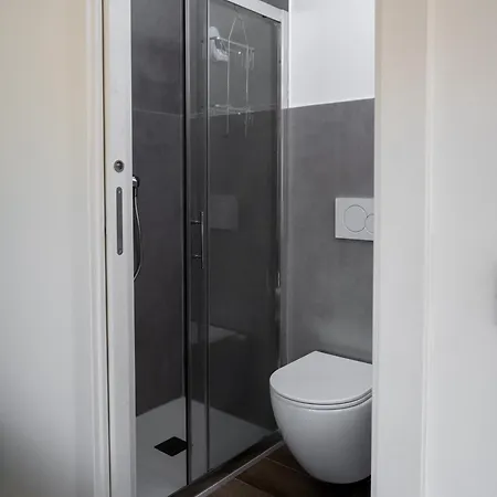 Casa Enea-camera Matrimoniale Con Bagno Privato-appartamento Condiviso Con Host * Florence