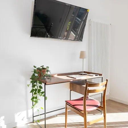 Casa Enea-camera Matrimoniale Con Bagno Privato-appartamento Condiviso Con Host Homestay